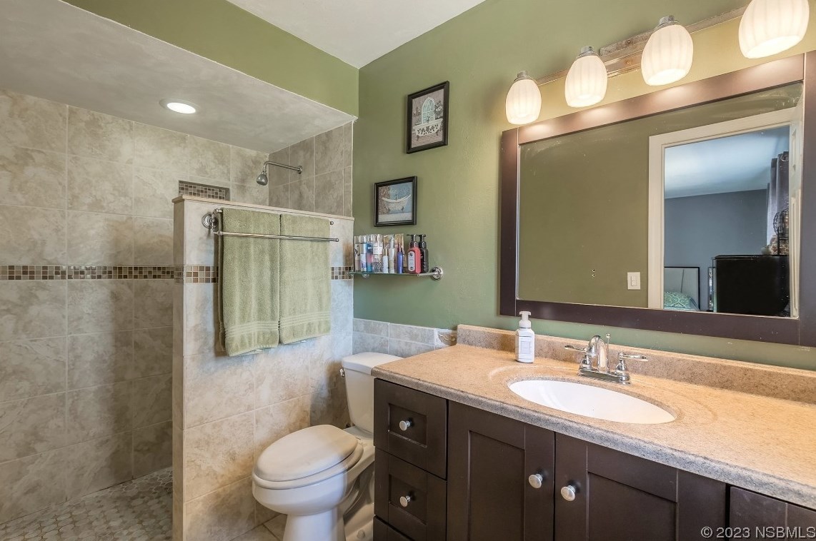 2908 Willow Oak Dr, Edgewater FL  32141-5601 exterior