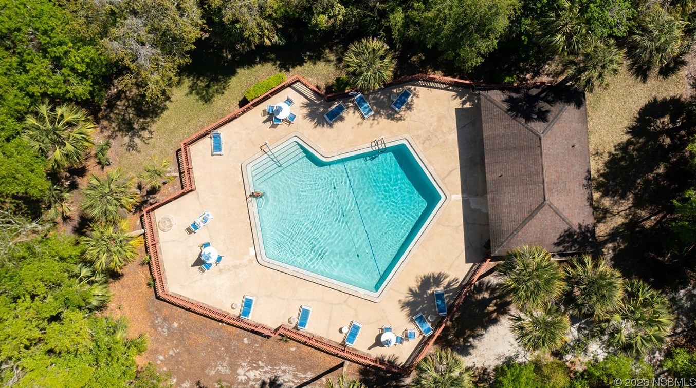 258 Canterbury Cir, New Smyrna FL  32168-7991 exterior