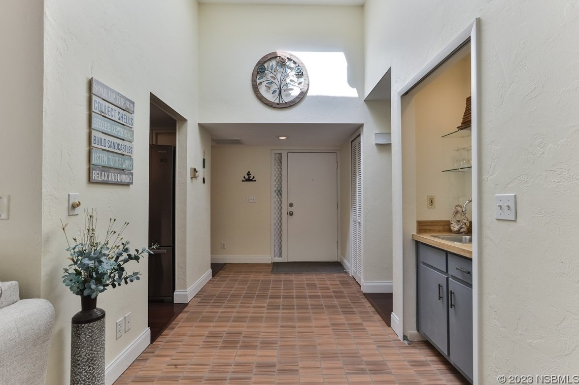 258 Canterbury Cir, New Smyrna FL  32168-7991 exterior