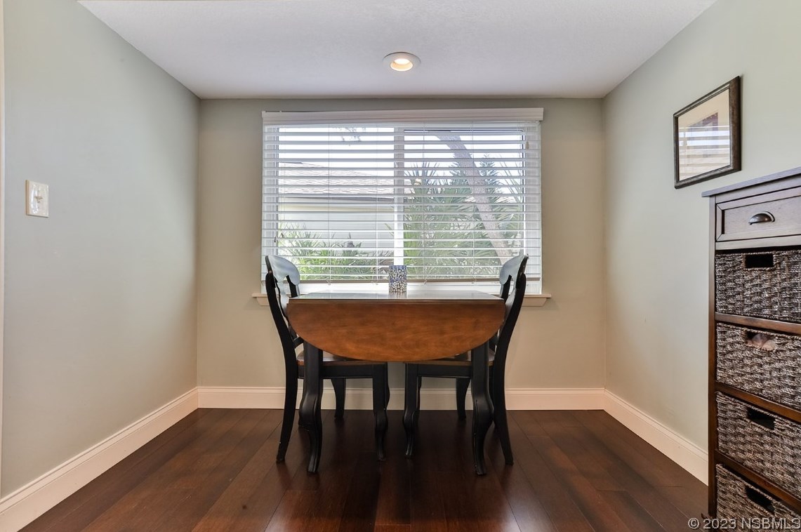 258 Canterbury Cir, New Smyrna FL  32168-7991 exterior