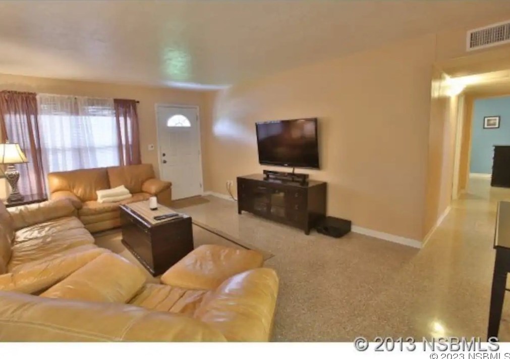 923 2nd Ave, New Smyrna FL  32169-3011 exterior