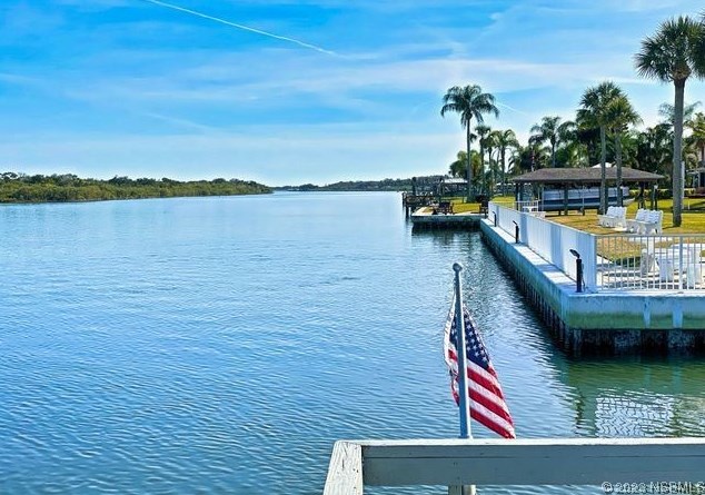 49 Pelican Dr, Edgewater FL  32141-4209 exterior