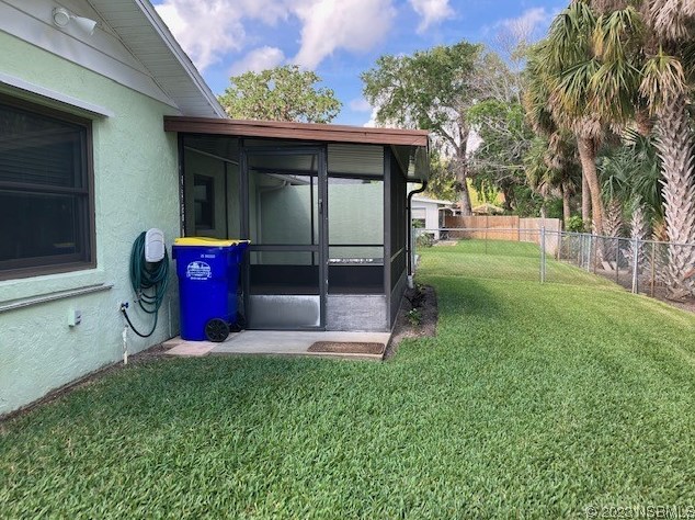 49 Pelican Dr, Edgewater FL  32141-4209 exterior