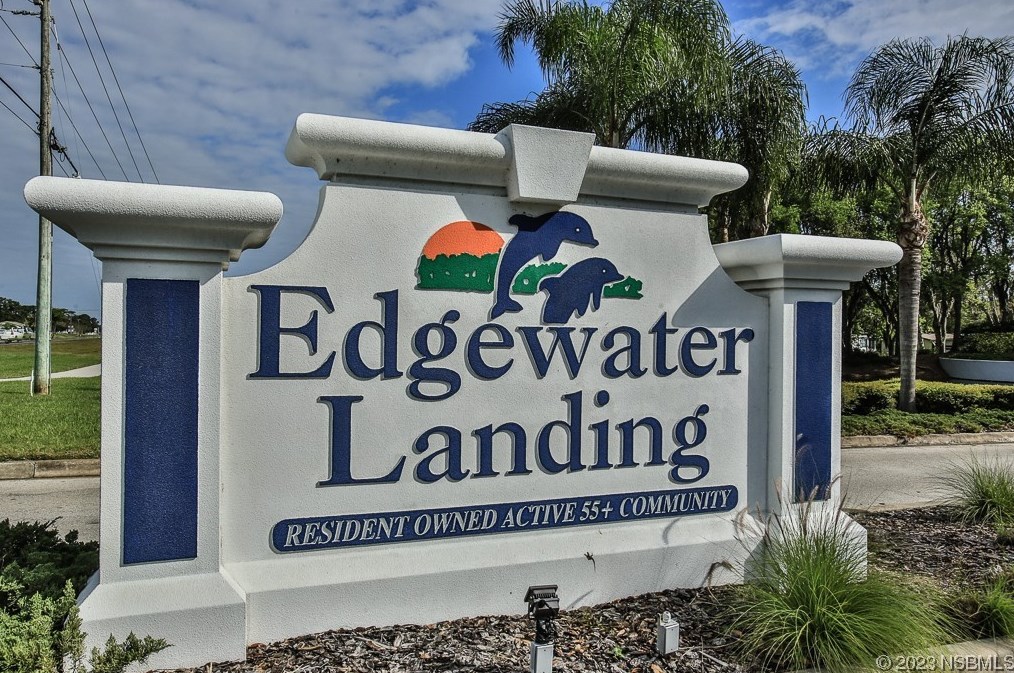 519 Starboard Ave, Edgewater FL  32141-5942 exterior
