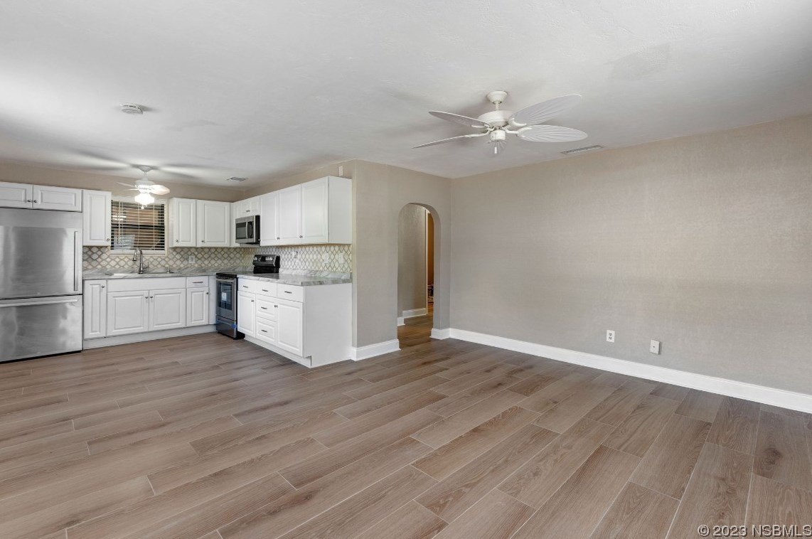 403 Conrad Dr, New Smyrna FL  32168-5816 exterior