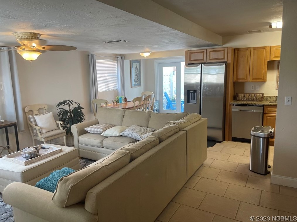 834 25th Ave, New Smyrna FL  32169-3612 exterior