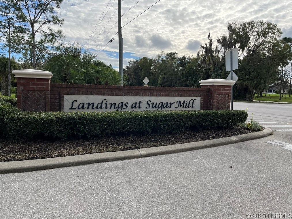 526 Mount Olympus Blvd, New Smyrna FL  32168-2415 exterior