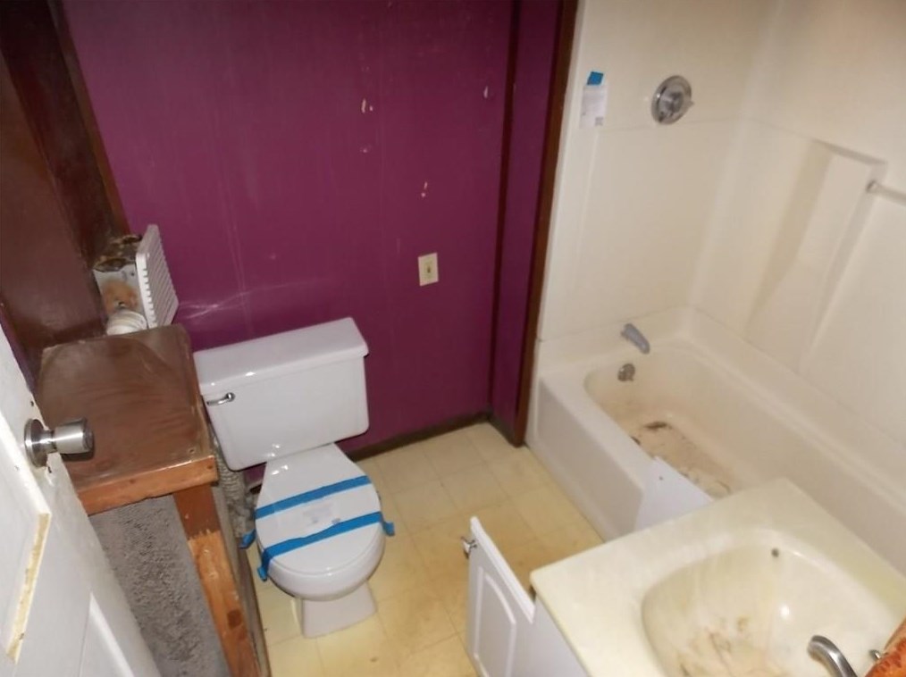 27 Barnum St, Taunton MA 02780-4601 exterior