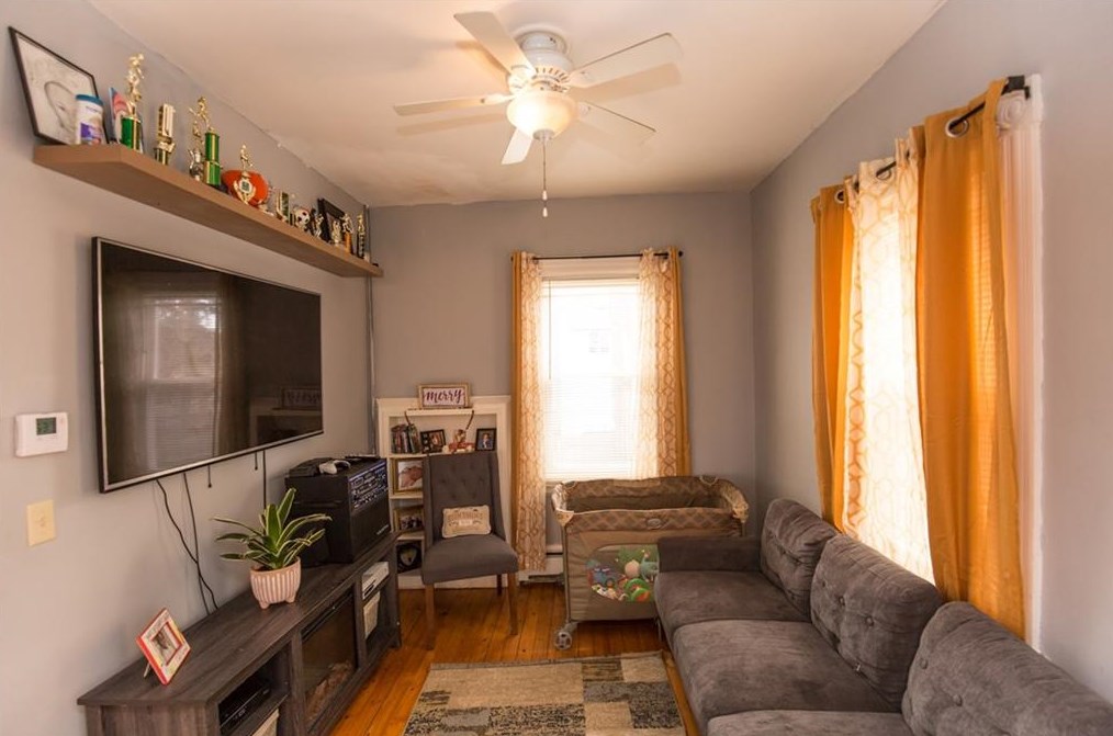 43 East St, West Warwick RI  02893-5938 exterior