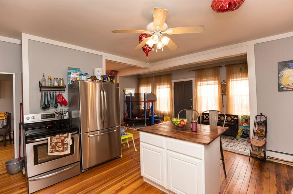 43 East St, West Warwick RI  02893-5938 exterior