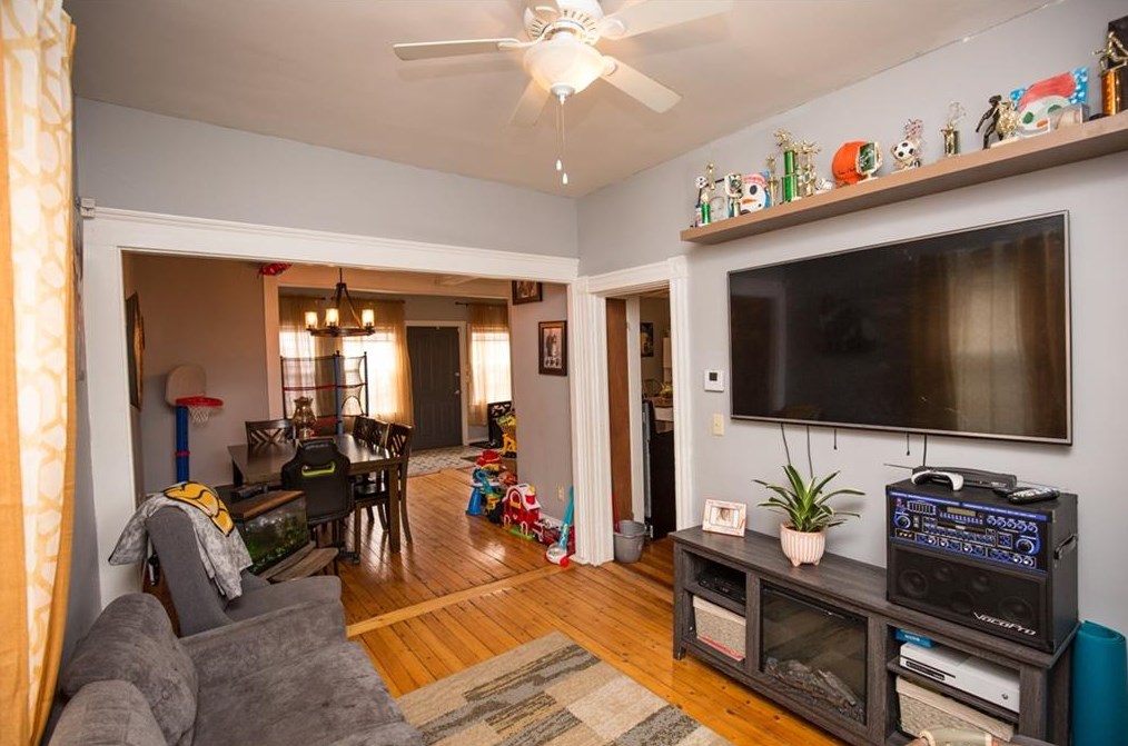 43 East St, West Warwick RI  02893-5938 exterior