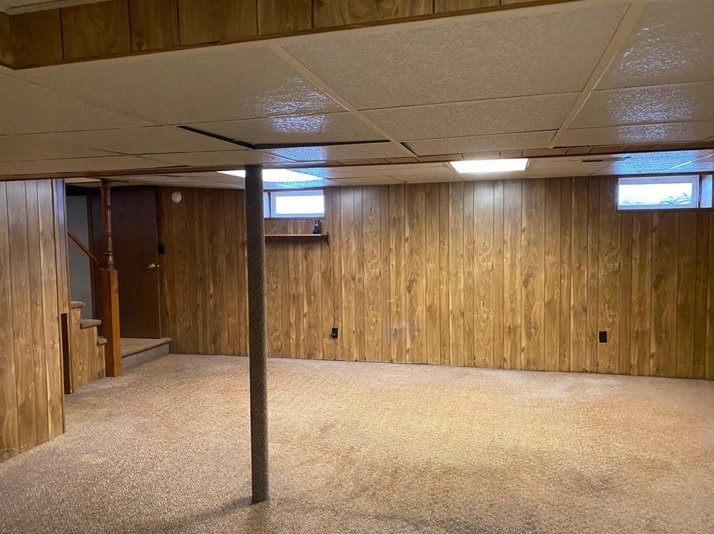 295 Lawnacre Dr, Cranston RI 02920-5928 exterior