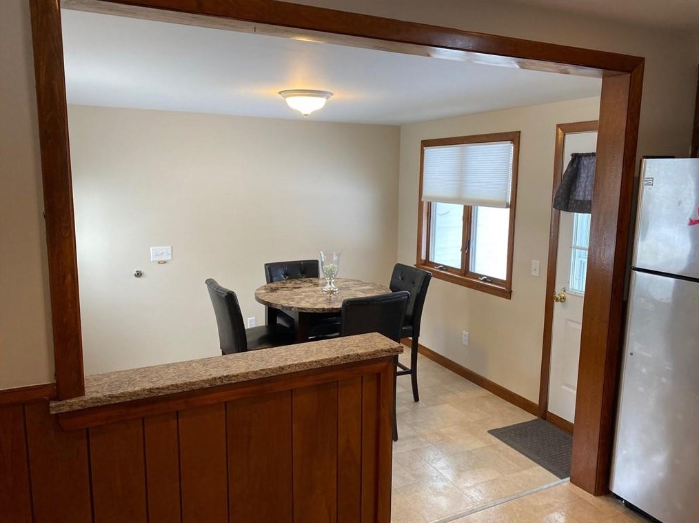 295 Lawnacre Dr, Cranston RI 02920-5928 exterior