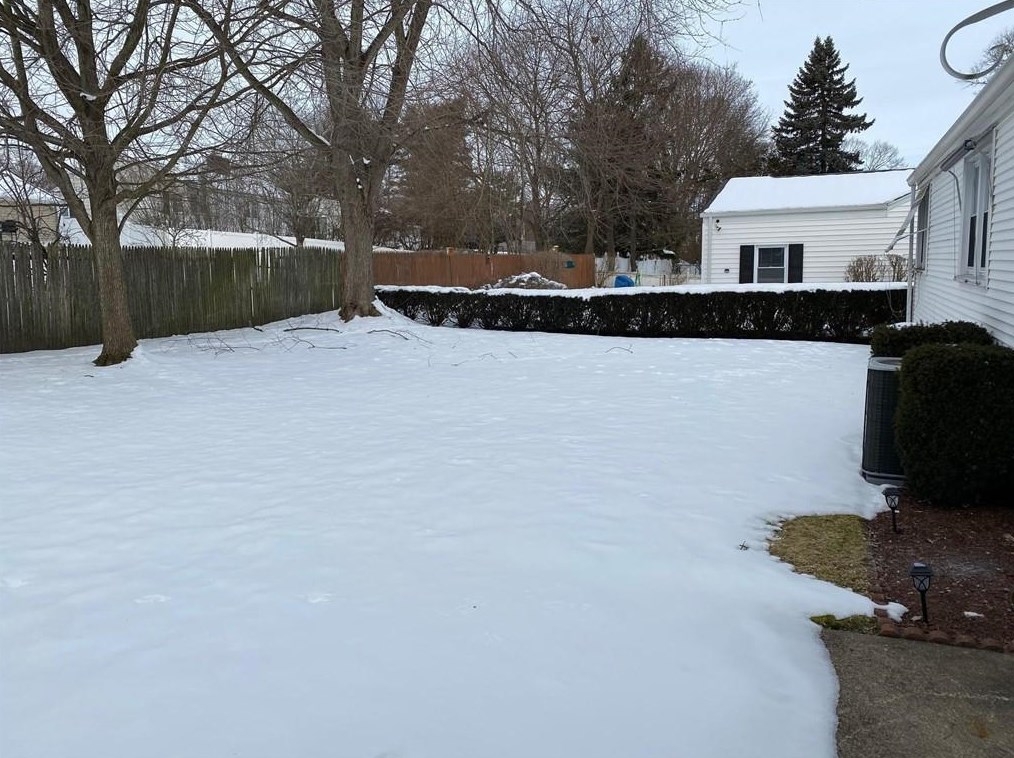 295 Lawnacre Dr, Cranston RI 02920-5928 exterior