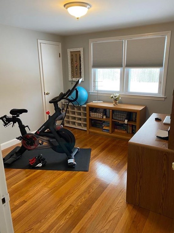 295 Lawnacre Dr, Cranston RI 02920-5928 exterior