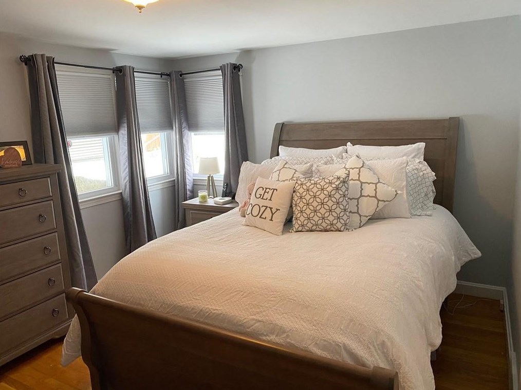 295 Lawnacre Dr, Cranston RI 02920-5928 exterior