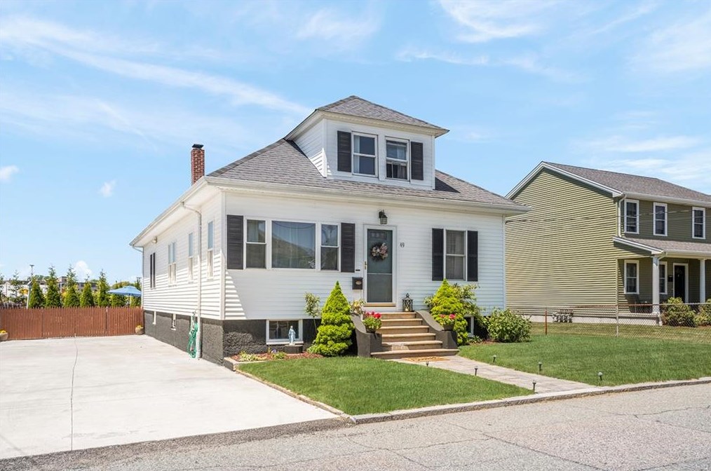 49 County St, East Providence RI  02914-3834 exterior