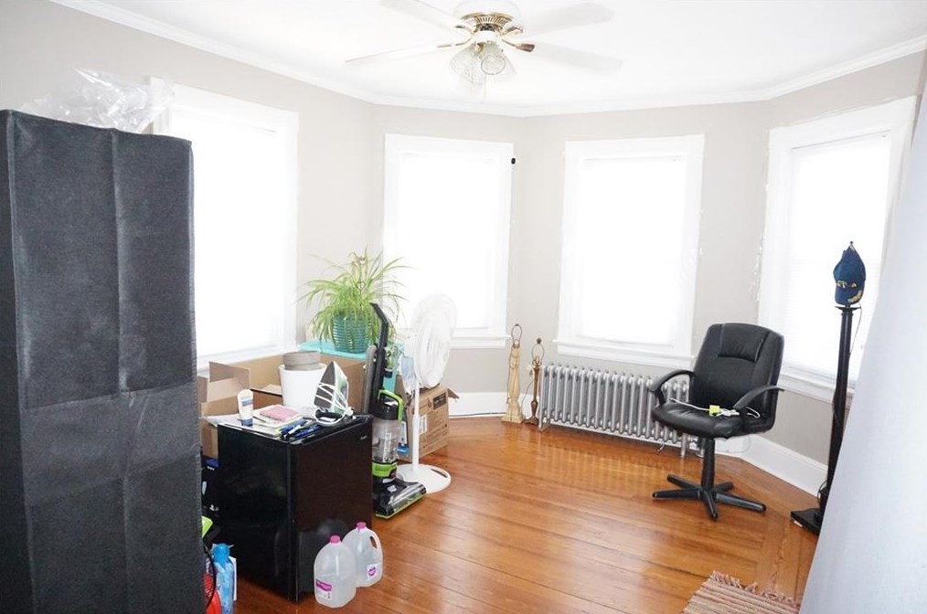 136 Laurens St, Cranston RI 02910-3532 exterior