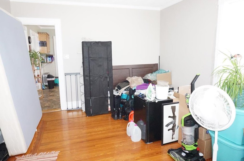 136 Laurens St, Cranston RI 02910-3532 exterior