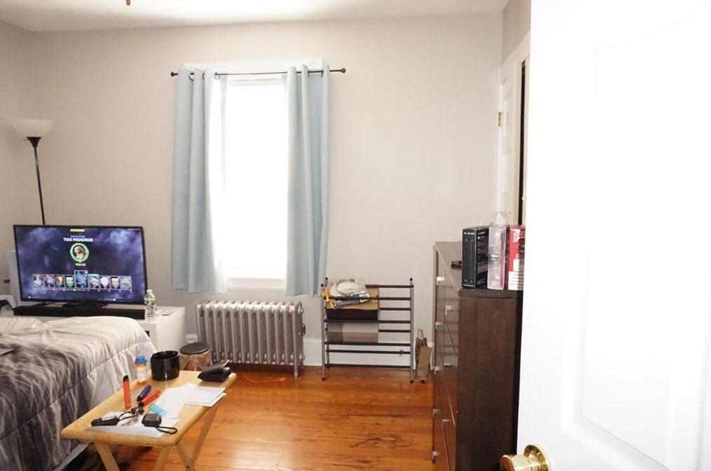 136 Laurens St, Cranston RI 02910-3532 exterior