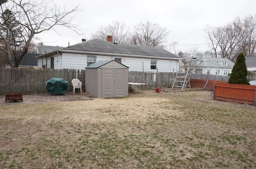 136 Laurens St, Cranston RI 02910-3532 exterior