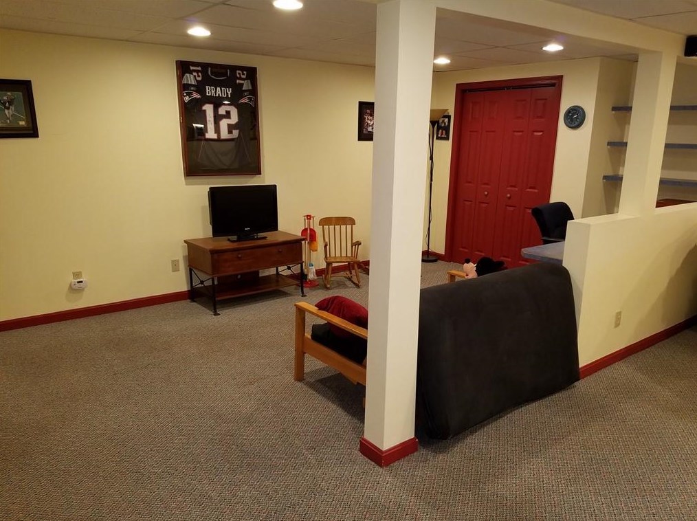 79 Vincent Way, Cranston RI  02921-2580 exterior