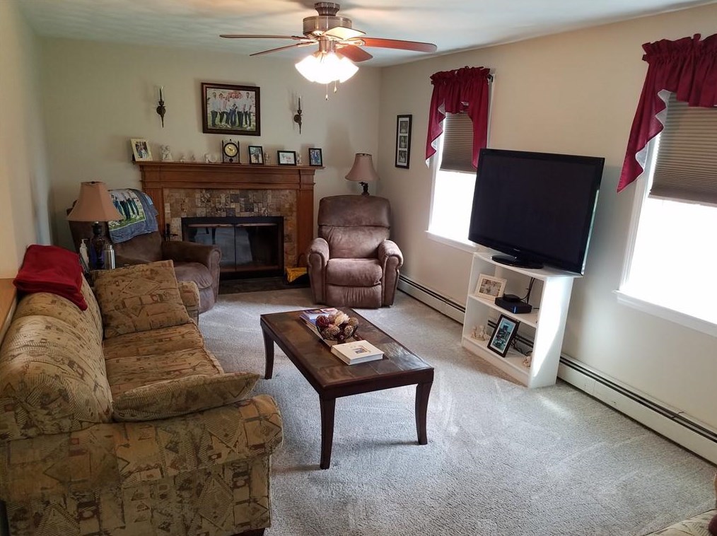 79 Vincent Way, Cranston RI  02921-2580 exterior