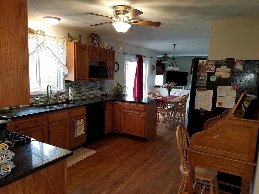 79 Vincent Way, Cranston RI  02921-2580 exterior