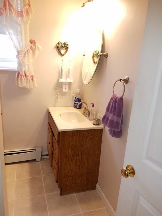 79 Vincent Way, Cranston RI  02921-2580 exterior