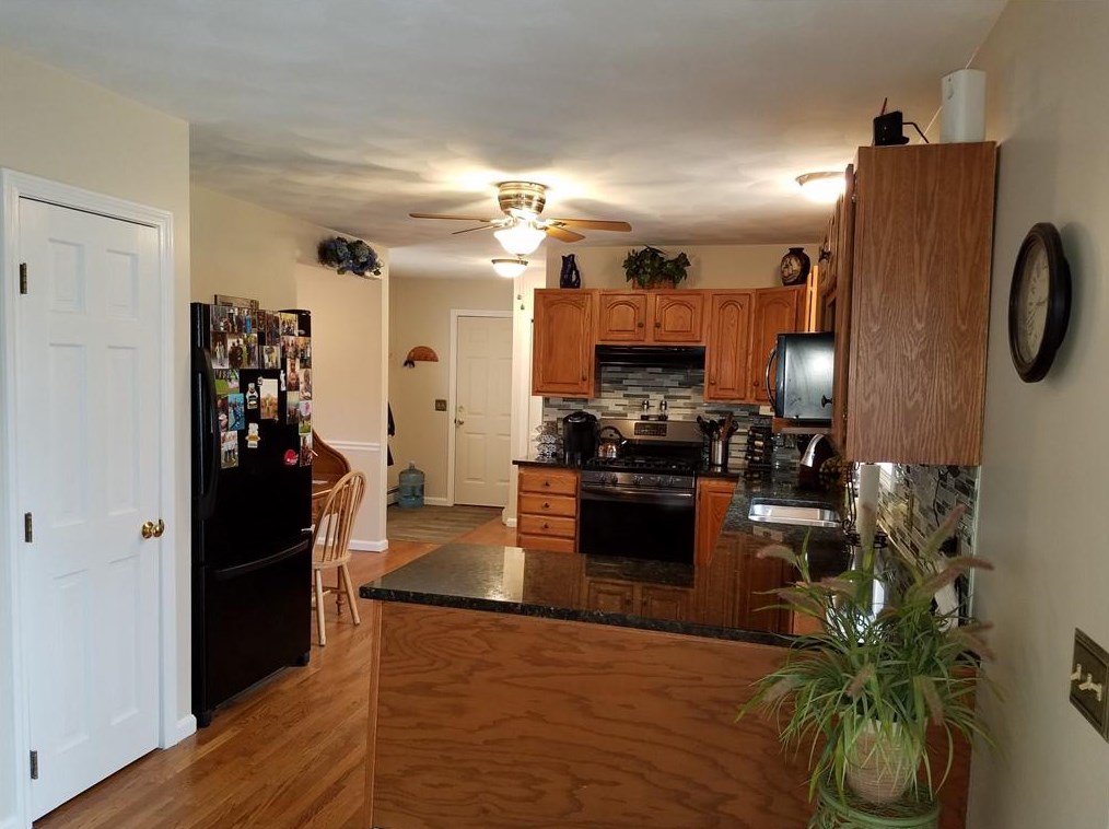 79 Vincent Way, Cranston RI  02921-2580 exterior