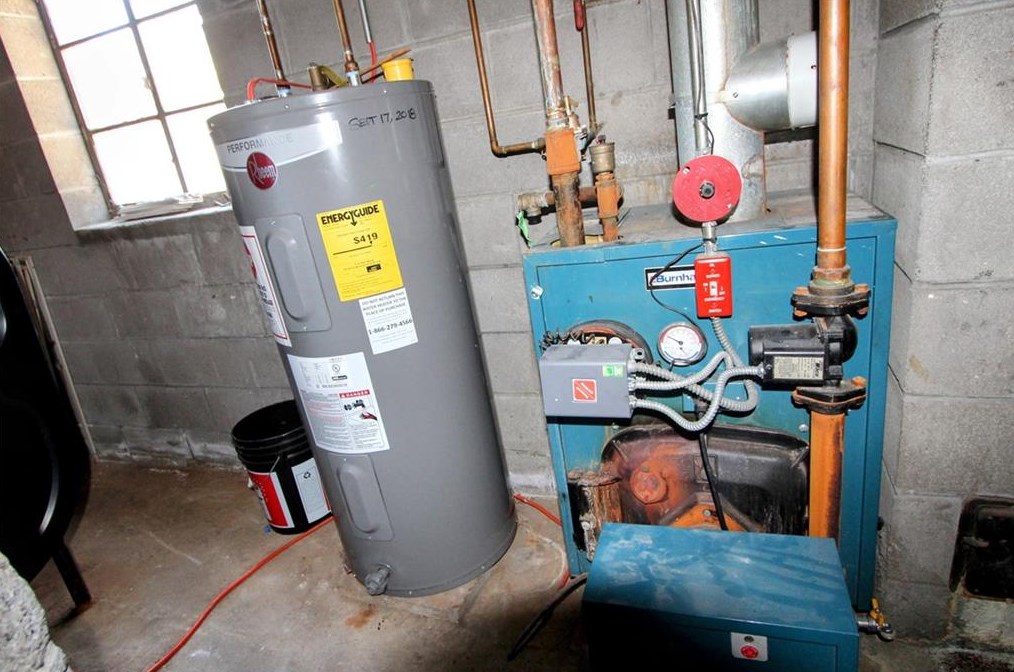 31 Foster St, Pawtucket RI  02861-1109 exterior