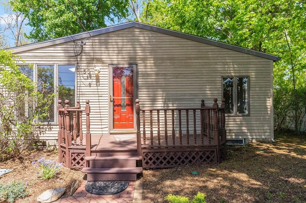 50 Tower Ave, East Providence RI  02914-3330 exterior