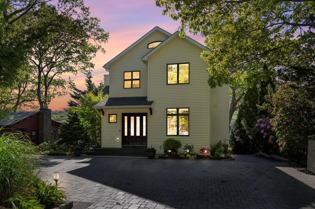 34 Woodsia Rd, South Kingstown, RI 02874