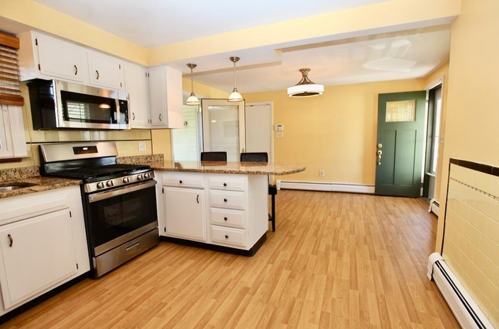 3 Cottage Cir, Cranston RI  02910-1107 exterior
