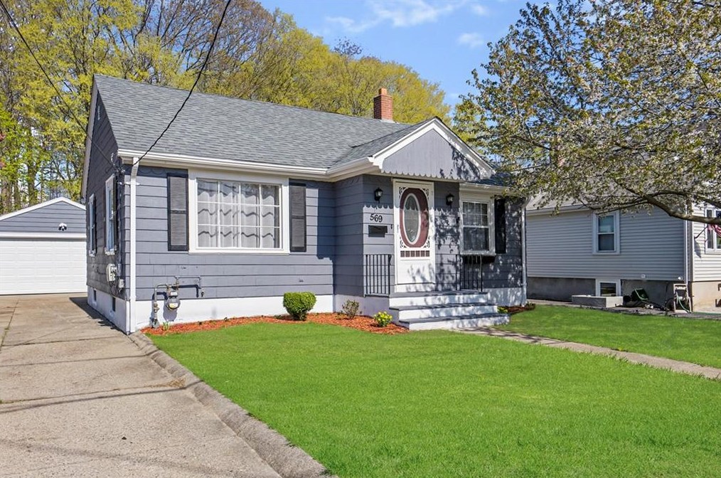 569 Woonasquatucket Ave, Providence RI  02911-1639 exterior