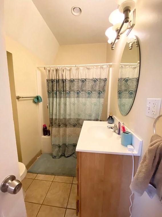 136 Mount Hope Ave, Bristol RI  02809-3563 exterior