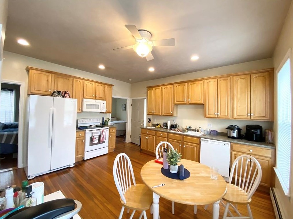 136 Mount Hope Ave, Bristol RI  02809-3563 exterior