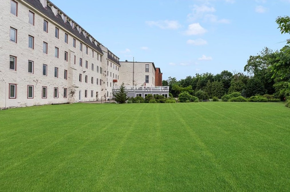 494 Woonasquatucket Ave, Providence RI  02911-1621 exterior