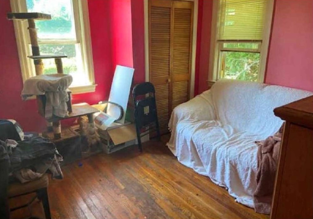 99 Yeoman Ave, Cranston RI 02920-2129 exterior