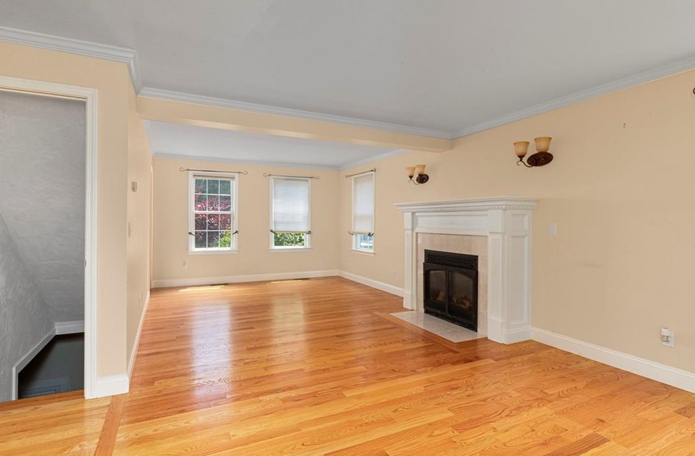 7 Hopeworth Ave, Bristol RI  02809-4105 exterior