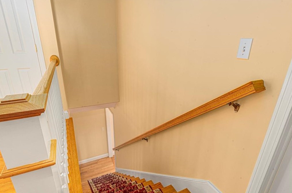 7 Hopeworth Ave, Bristol RI  02809-4105 exterior