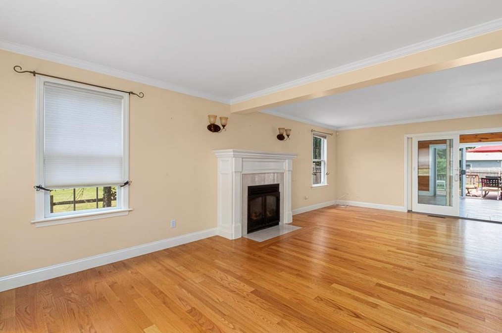 7 Hopeworth Ave, Bristol RI  02809-4105 exterior