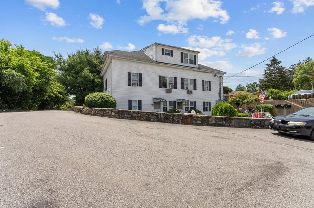 6 Market St, West Warwick RI  02893-1545 exterior