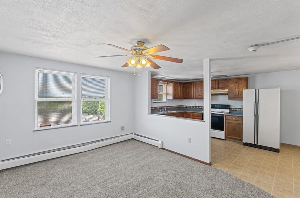 6 Market St, West Warwick RI  02893-1545 exterior