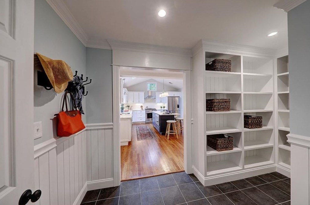 12 Fireside Dr, Barrington RI  02806-3223 exterior