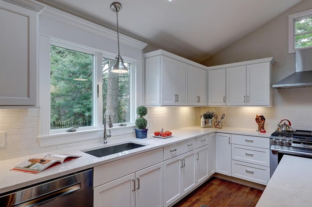 12 Fireside Dr, Barrington RI  02806-3223 exterior