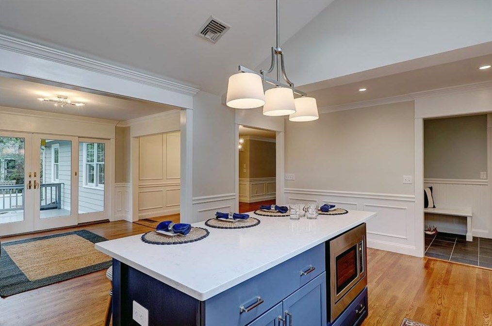 12 Fireside Dr, Barrington RI  02806-3223 exterior