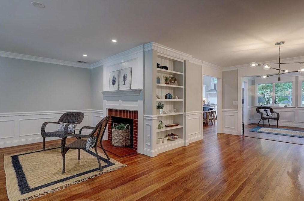 12 Fireside Dr, Barrington RI  02806-3223 exterior