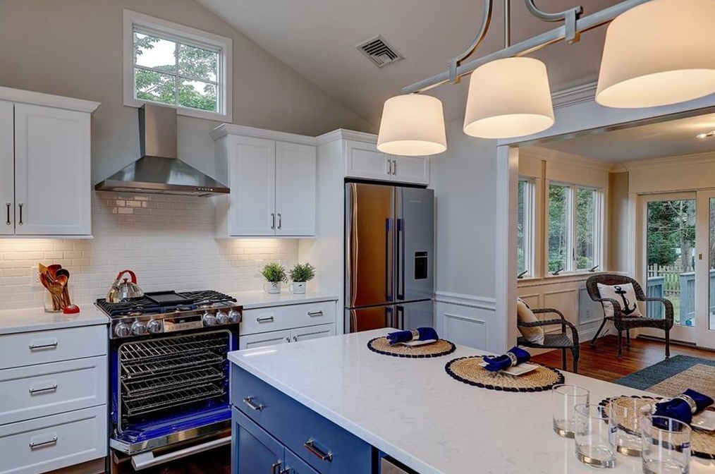 12 Fireside Dr, Barrington RI  02806-3223 exterior