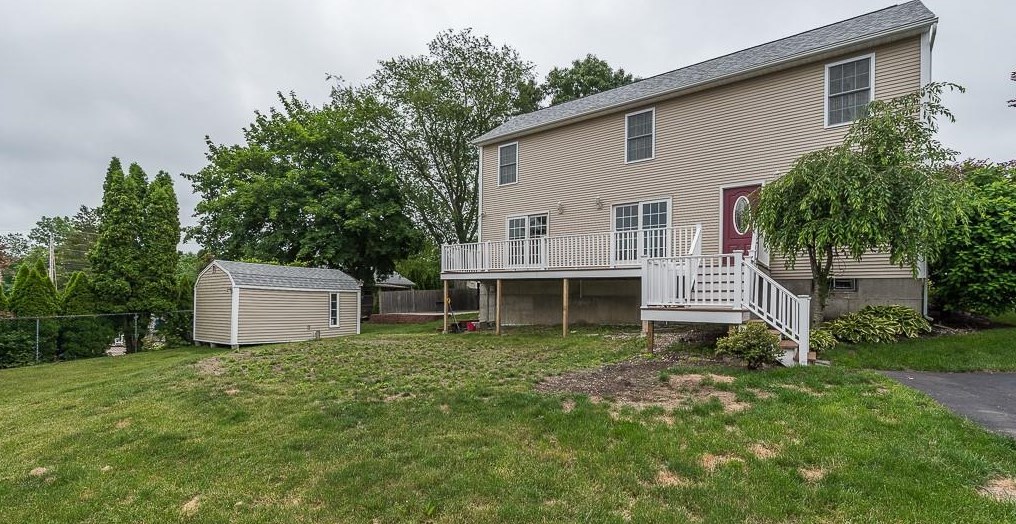 32 Cold Spring Dr, West Warwick RI  02893-3337 exterior